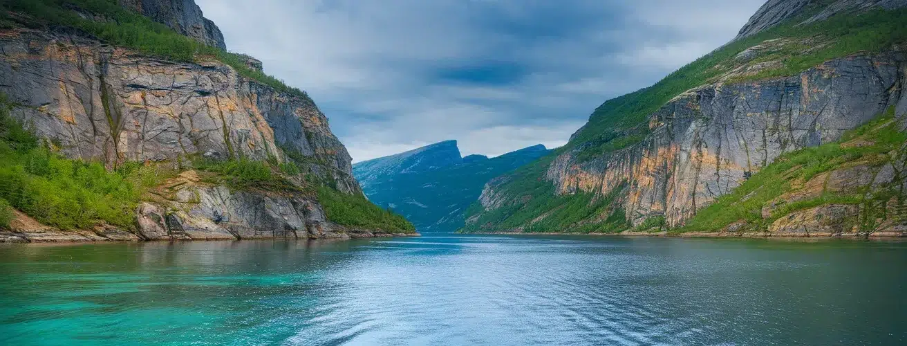 Spektakulaere naturopplevelser norge fjorder fjell fossefall featured